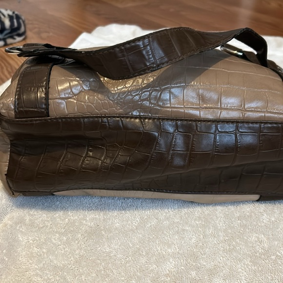 No snake print, dark, brown and light brown purse with strap - Picture 4 of 5